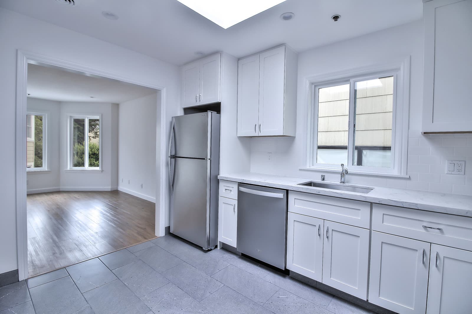 San Francisco Apartment: 915-917 Irving Street