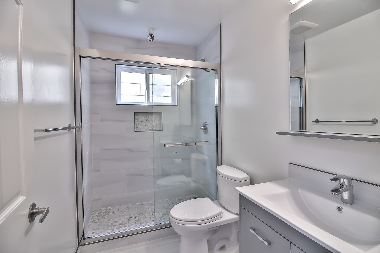 San Francisco Apartment: 915-917 Irving Street
