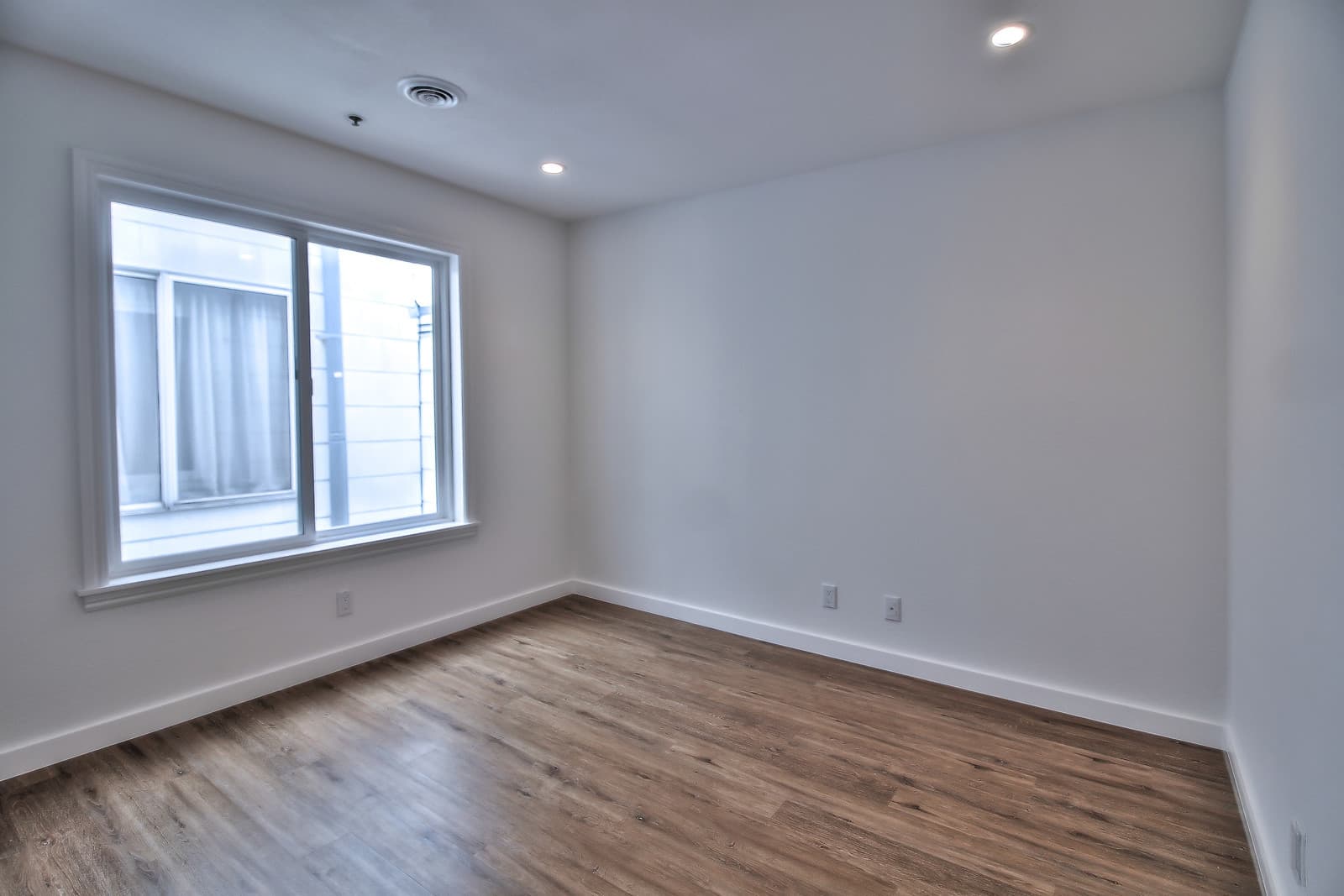 San Francisco Apartment: 915-917 Irving Street