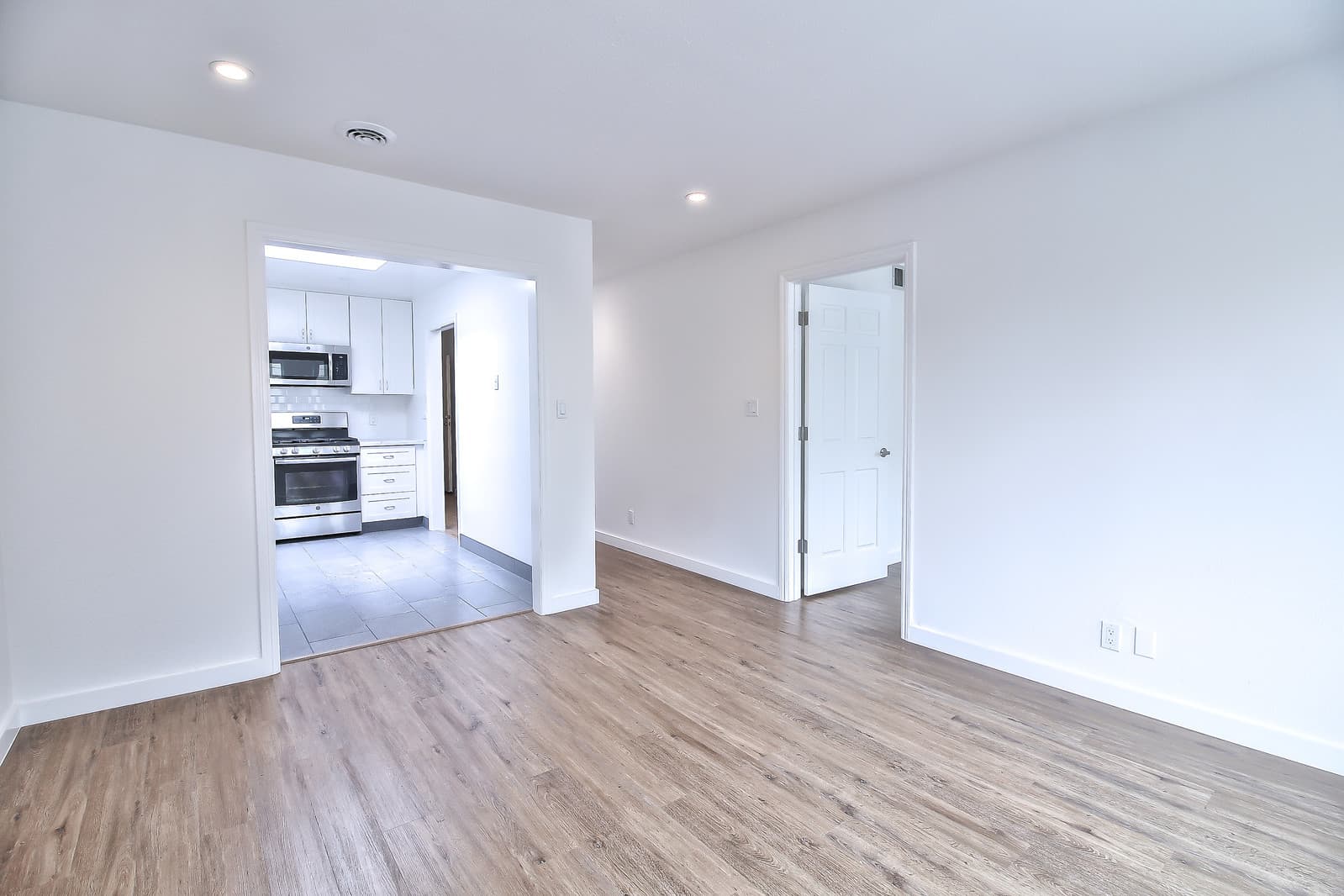 San Francisco Apartment: 915-917 Irving Street