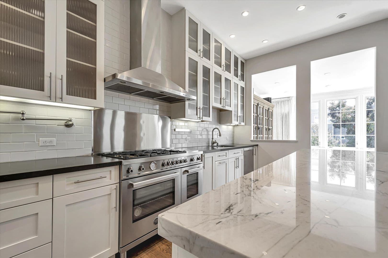 San Francisco Apartment: 417-419 Capp Street