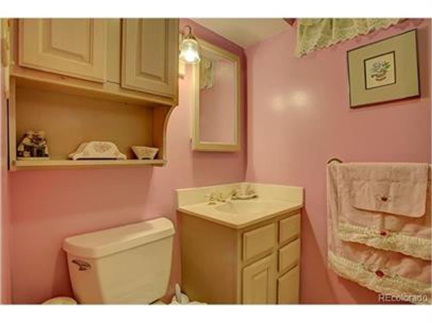 Northglenn House: 10711 Blue Jay Lane