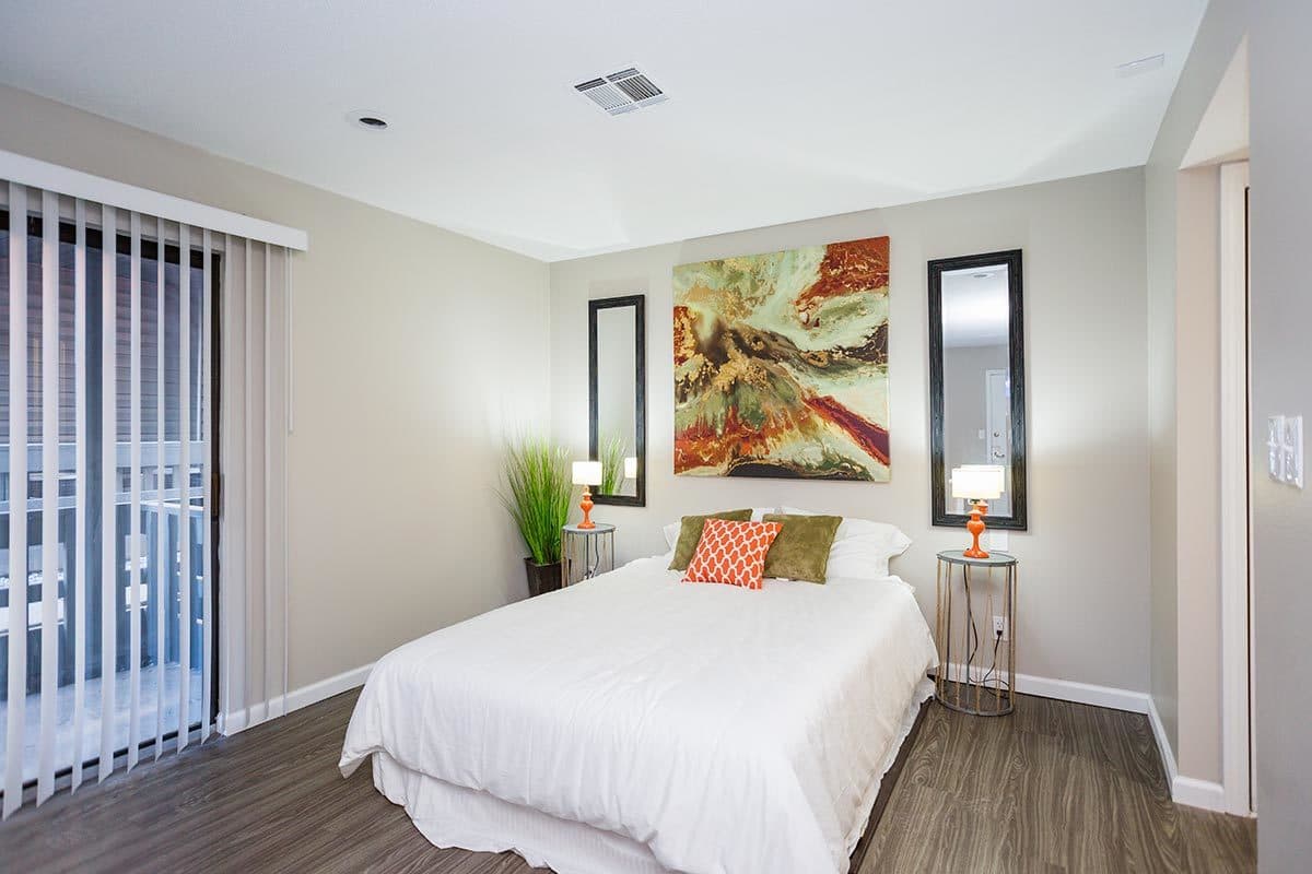 Pittsburgh Apartment: 700 Mansfield Ave