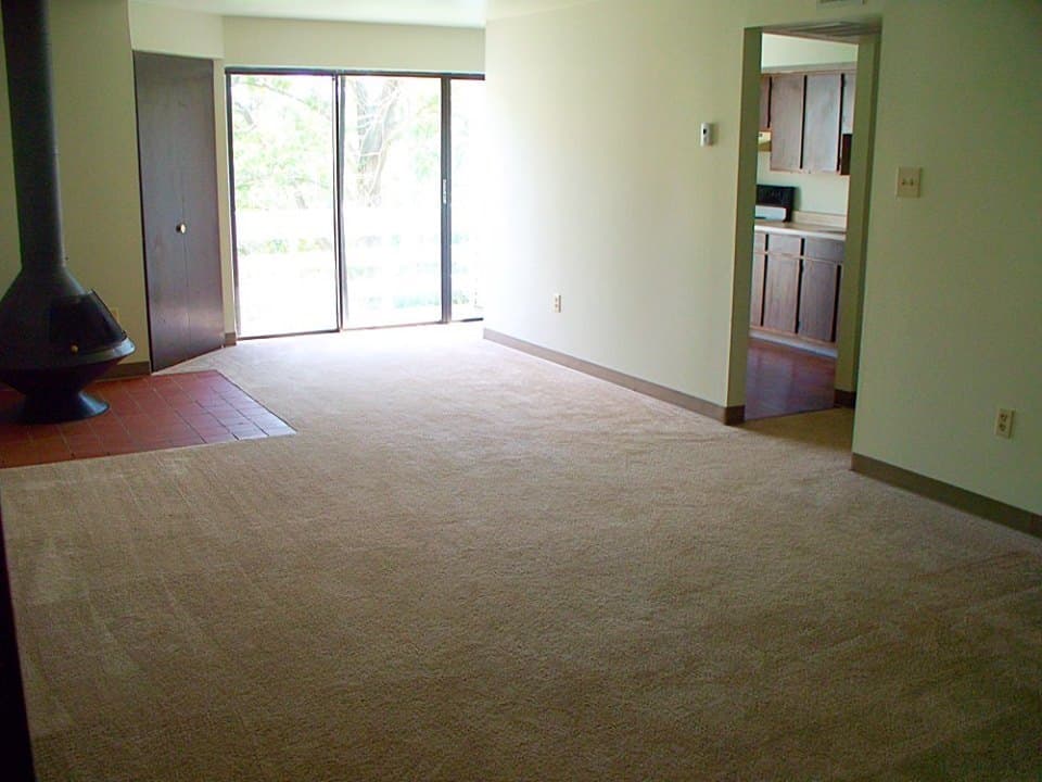 Beaver Falls Apartment: 130 Sunnyhill Drive