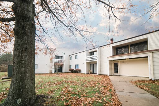 Beaver Falls Apartment: 130 Sunnyhill Drive