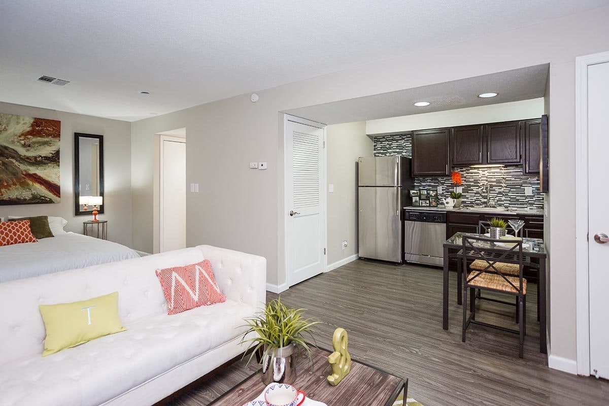 Pittsburgh Apartment: 700 Mansfield Ave