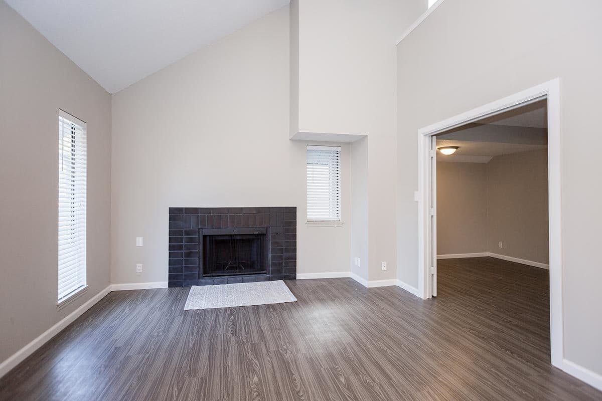 Pittsburgh Apartment: 700 Mansfield Ave