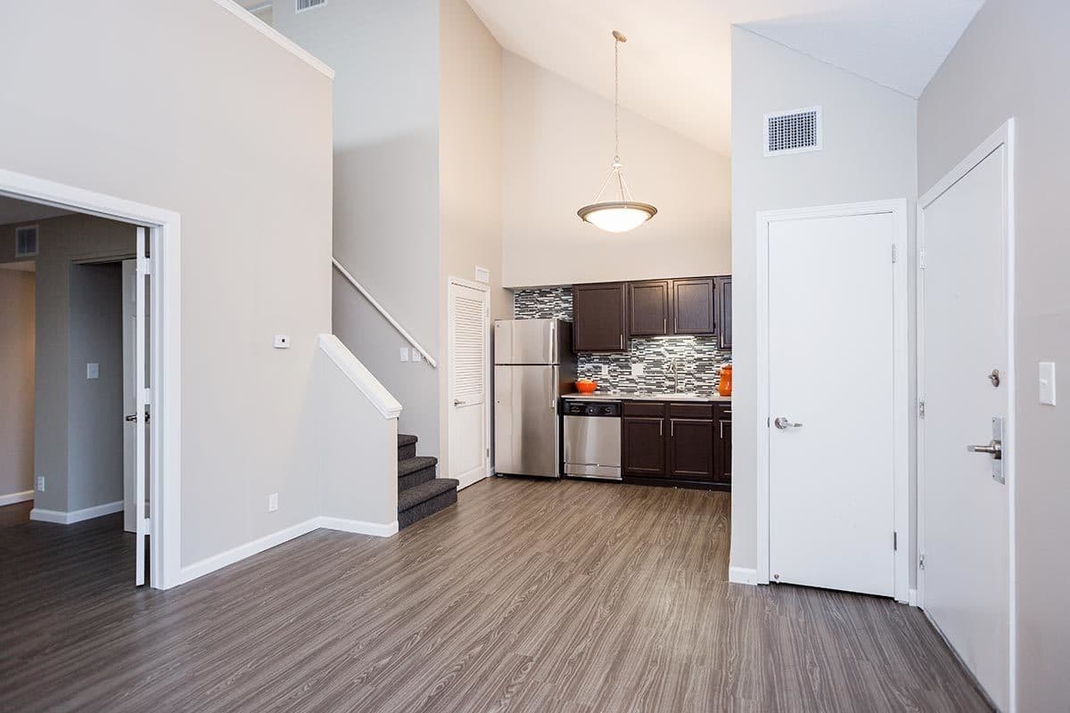 Pittsburgh Apartment: 700 Mansfield Ave