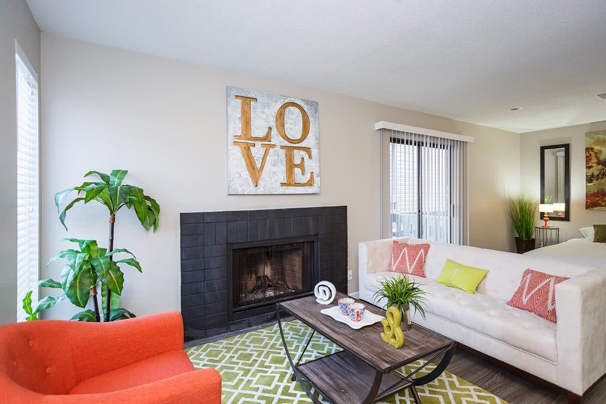 Pittsburgh Apartment: 700 Mansfield Ave