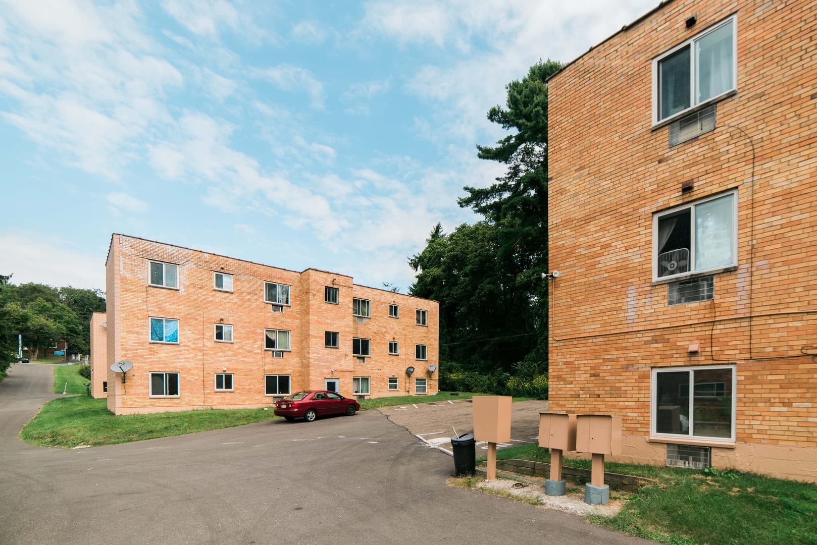 Moon Township Apartment: 283 Moon Clinton Road