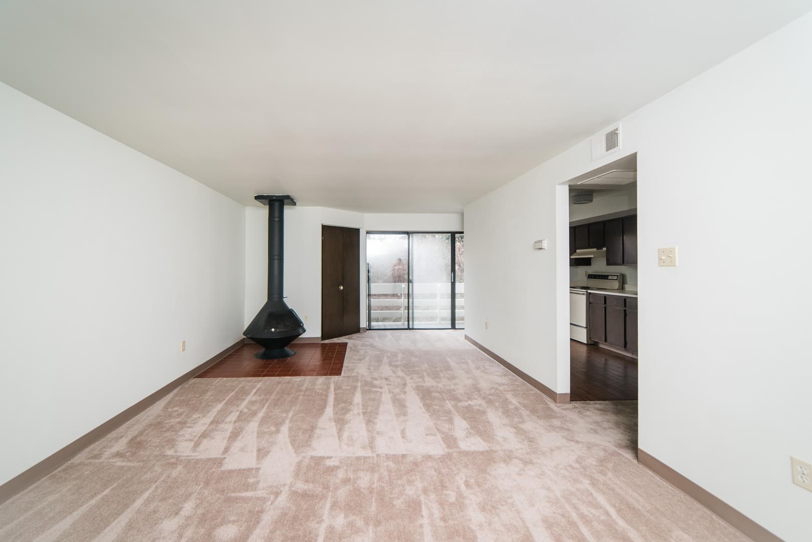 Beaver Falls Apartment: 130 Sunnyhill Drive