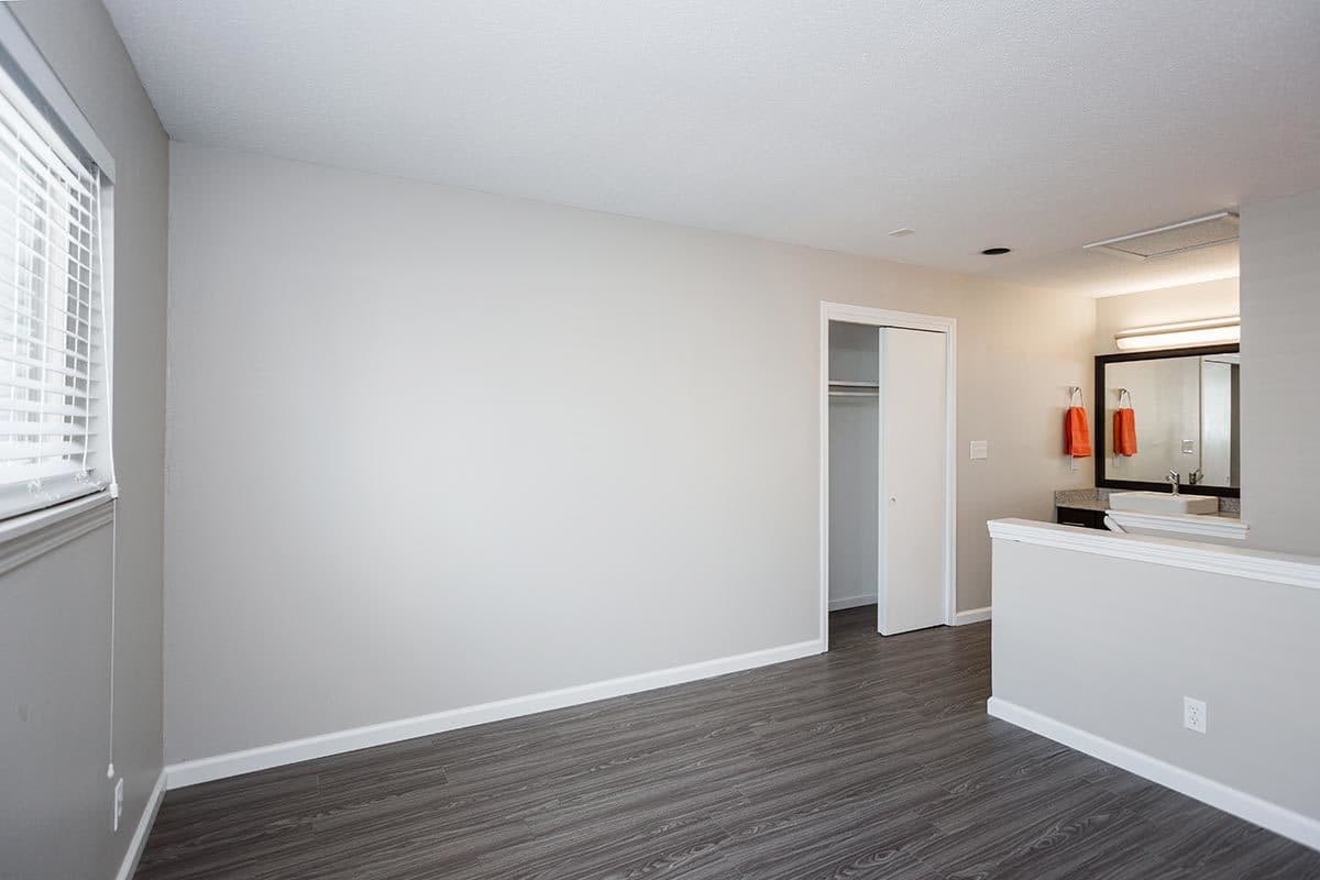 Pittsburgh Apartment: 700 Mansfield Ave