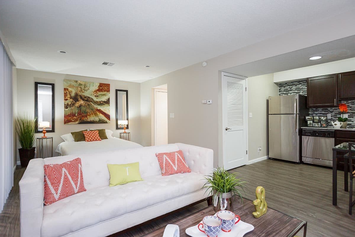 Pittsburgh Apartment: 700 Mansfield Ave