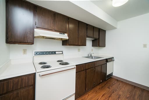 Beaver Falls Apartment: 130 Sunnyhill Drive