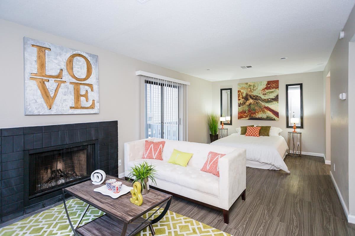 Pittsburgh Apartment: 700 Mansfield Ave