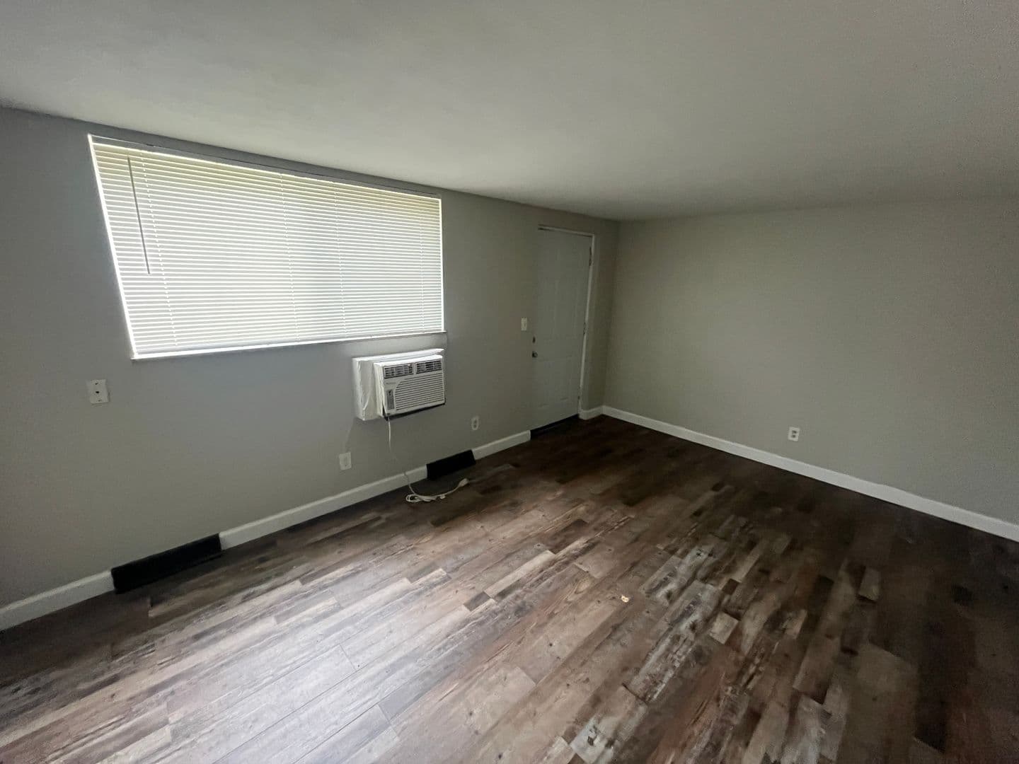 Peoria Apartment: 2920 N Woodbine Terr