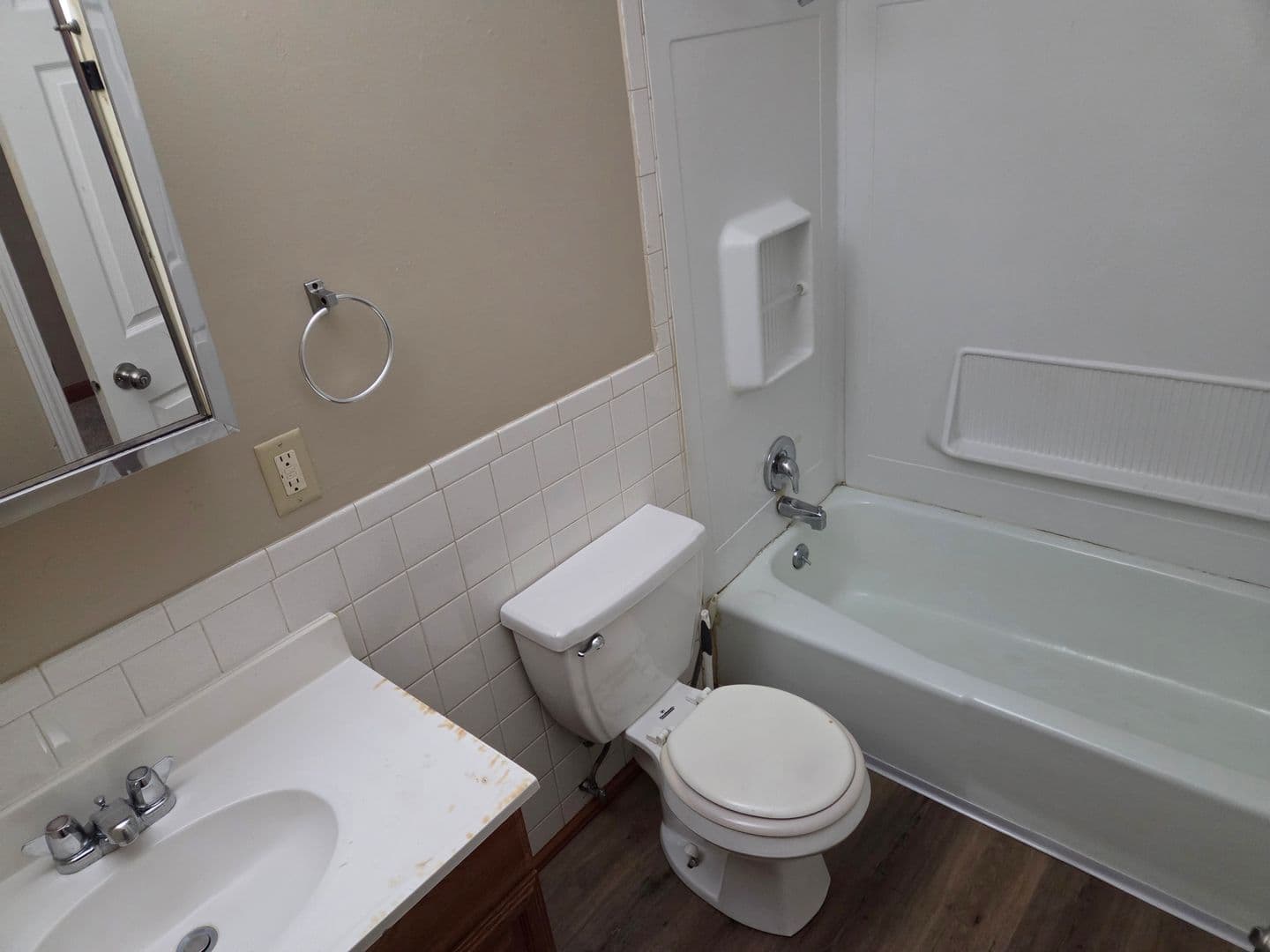Peoria Apartment: 1300 W Jeth Ct.