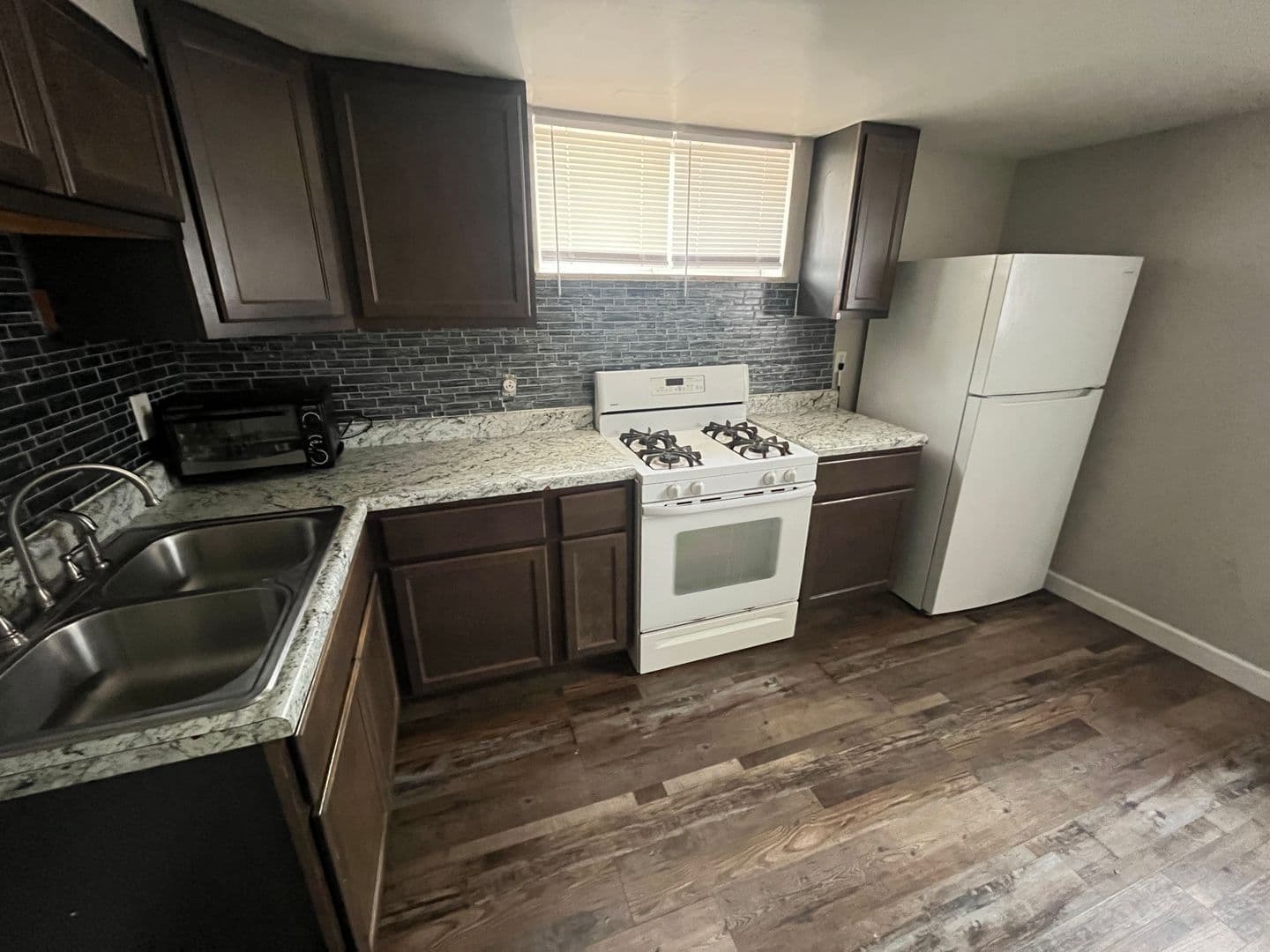 Peoria Apartment: 2920 N Woodbine Terr