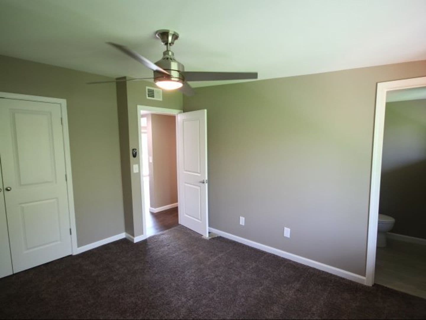 Edwardsville Apartment: 300 South Main Street