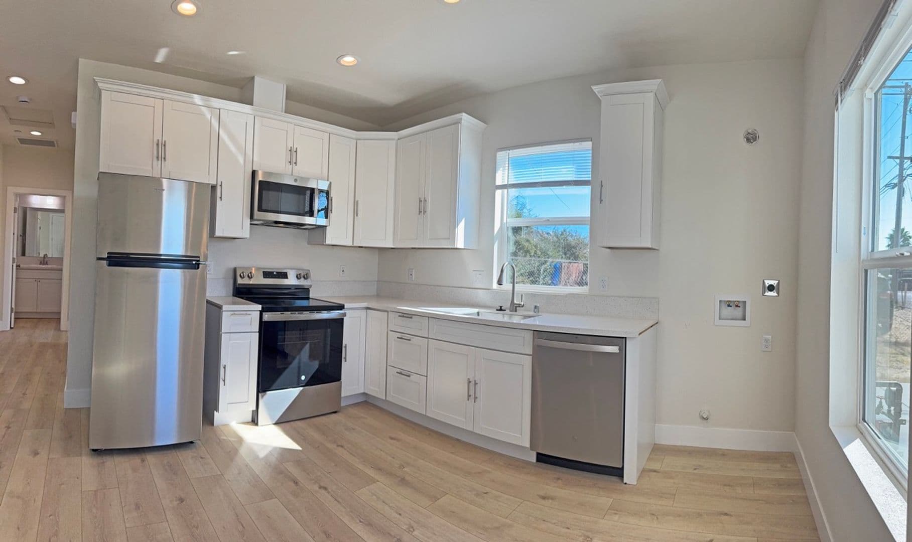 Sacramento House: 1579 Silica Ave.
