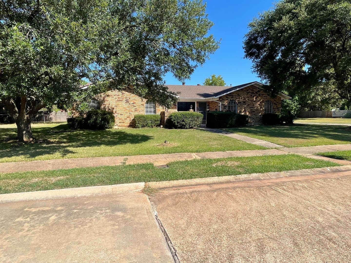 Bossier City House: 2417 Ashdown Drive