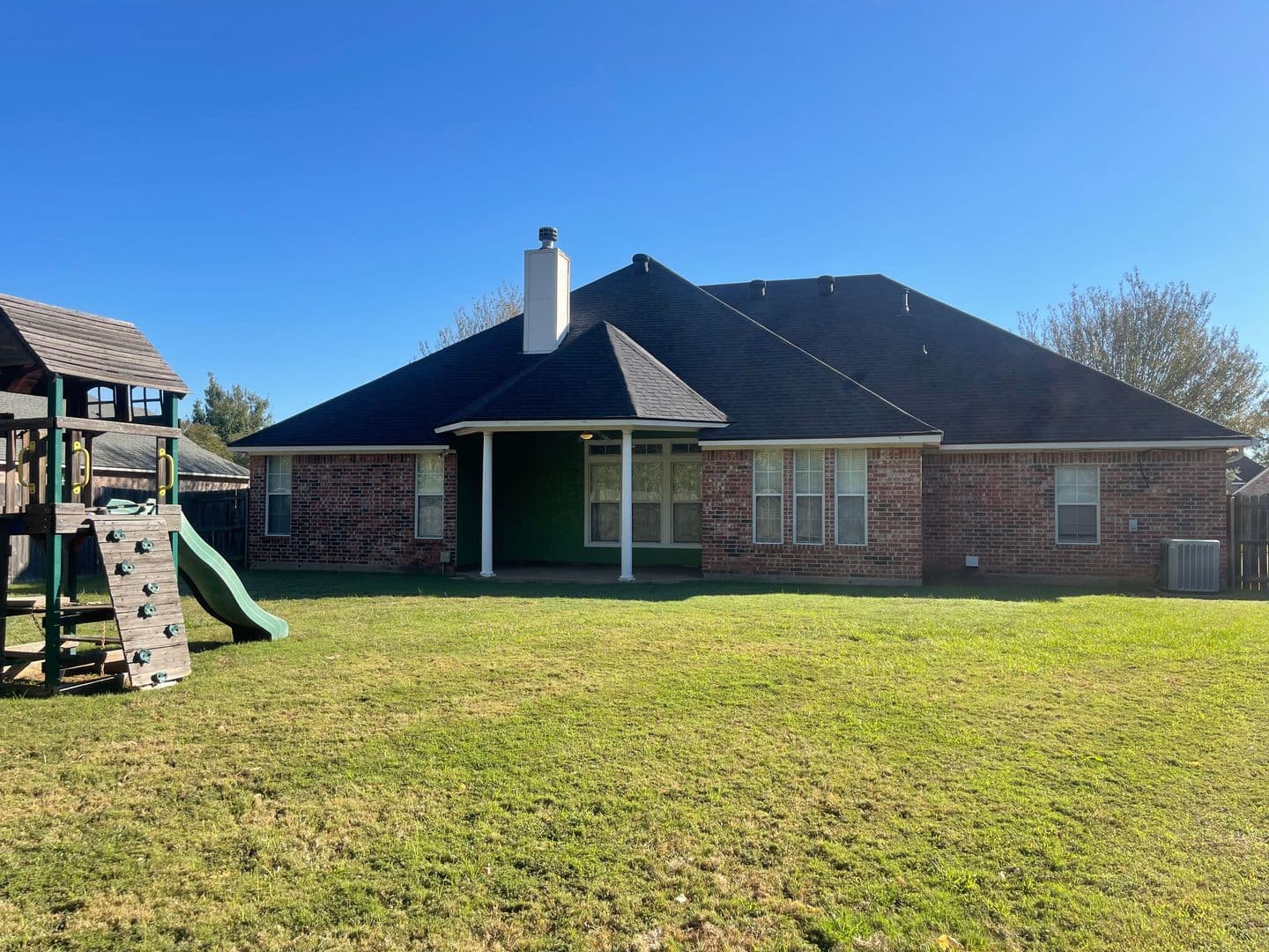 Shreveport House: 9682 Calliope Lane