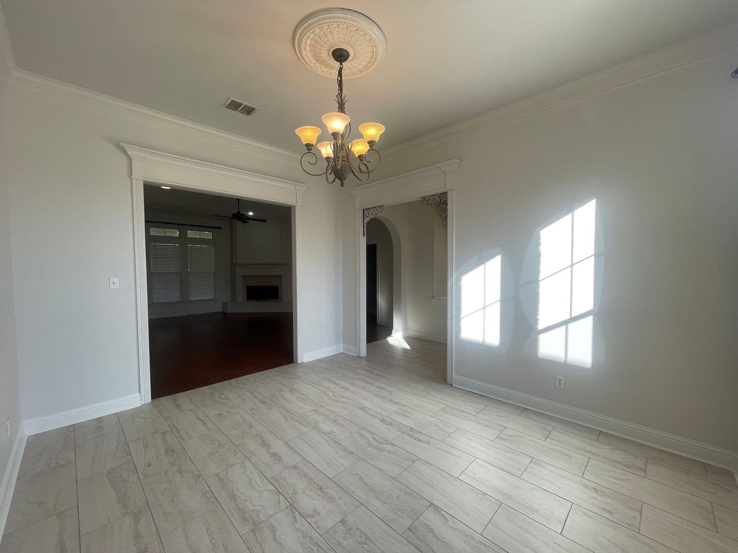 Shreveport House: 9682 Calliope Lane