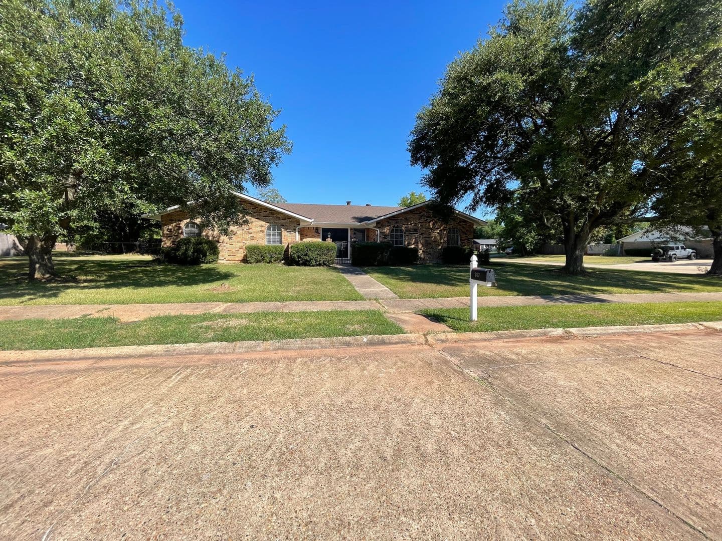 Bossier City House: 2417 Ashdown Drive