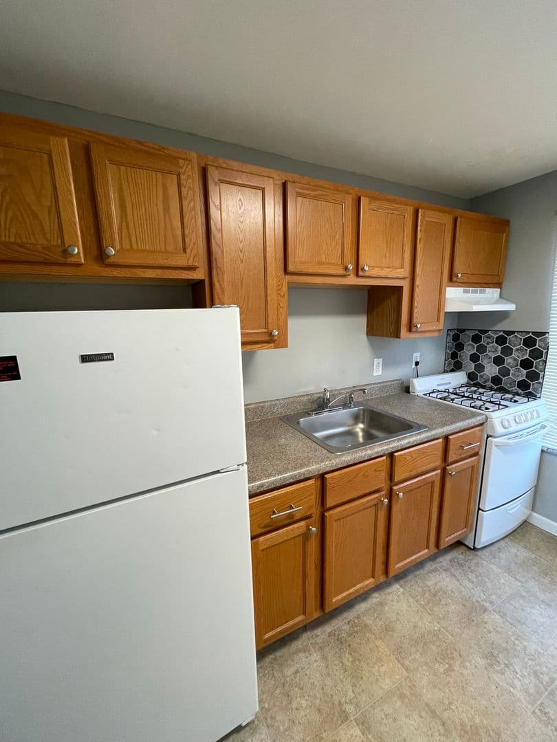 Hazelwood Apartment: 7414 - 7418 Olian Dr