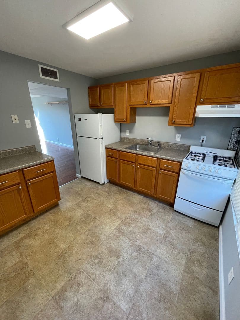 Hazelwood Apartment: 7414 - 7418 Olian Dr