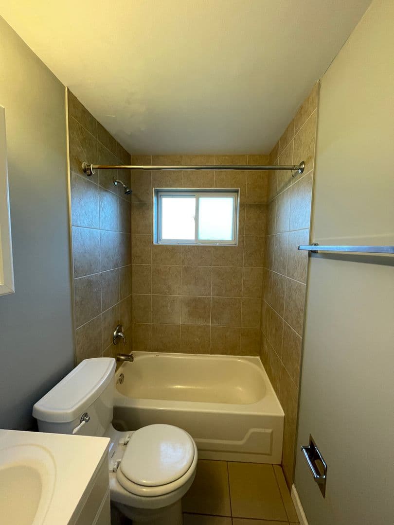 Hazelwood Apartment: 7414 - 7418 Olian Dr