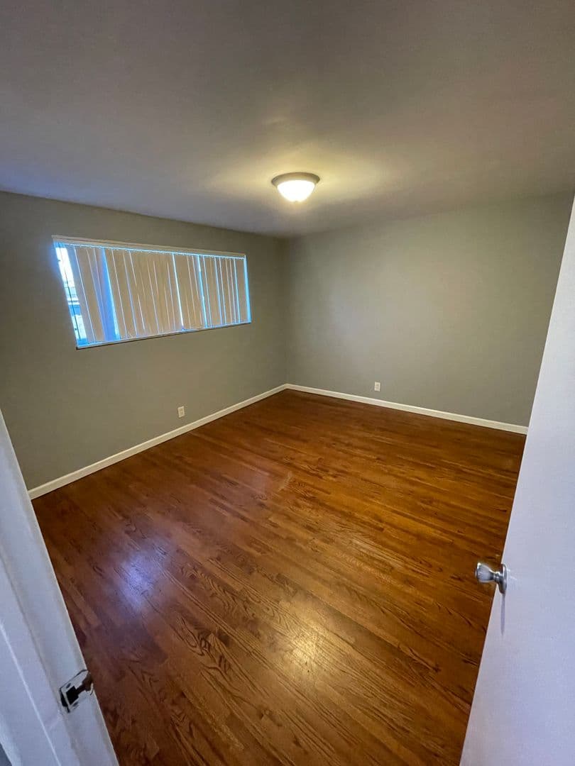 Hazelwood Apartment: 7414 - 7418 Olian Dr