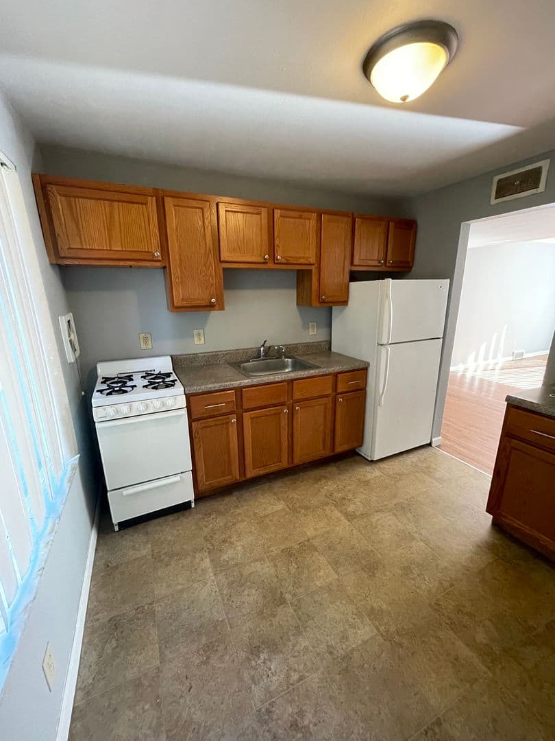 Hazelwood Apartment: 7414 - 7418 Olian Dr