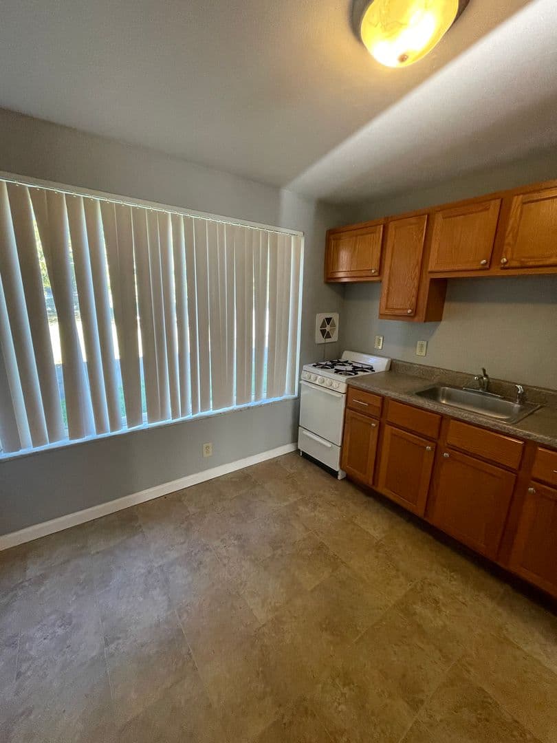 Hazelwood Apartment: 7414 - 7418 Olian Dr