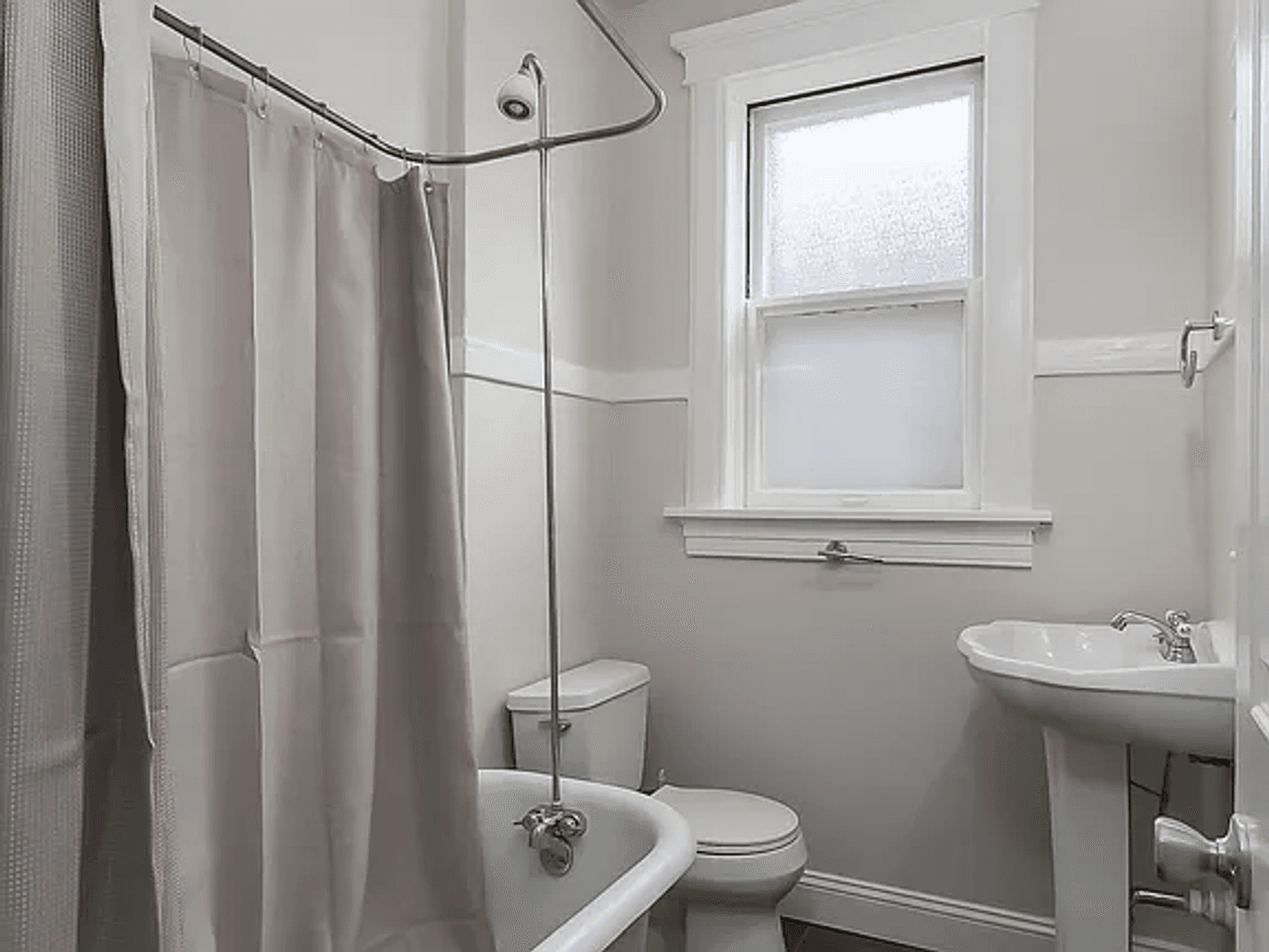 St. Louis Apartment: 4219-4221 Botanical Ave.