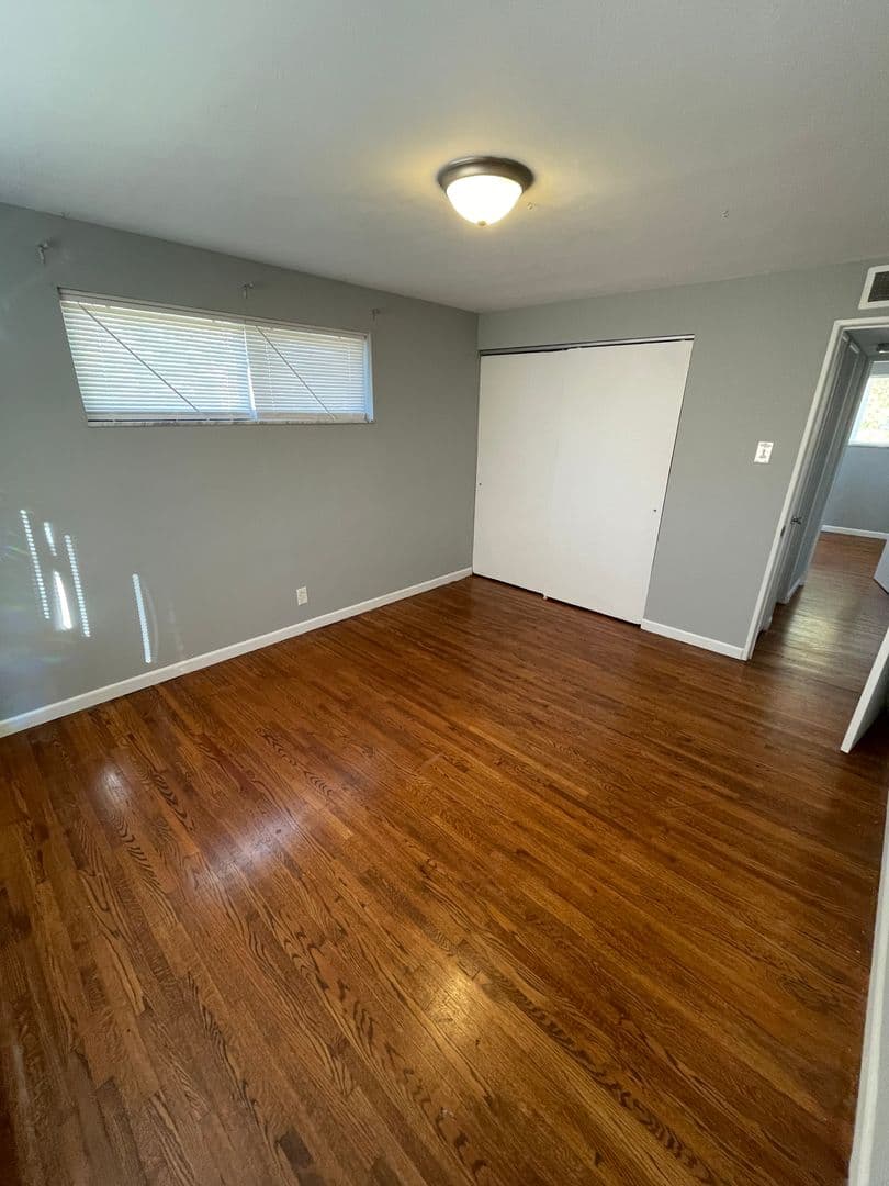 Hazelwood Apartment: 7414 - 7418 Olian Dr
