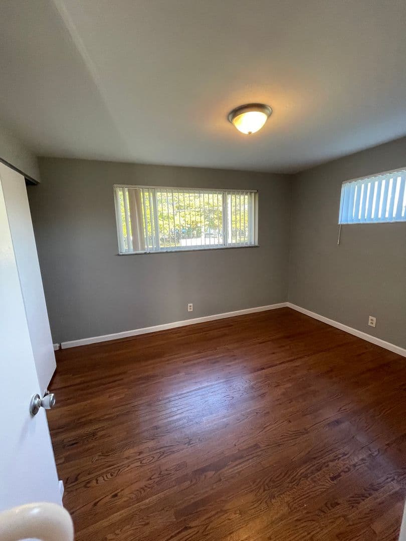 Hazelwood Apartment: 7414 - 7418 Olian Dr
