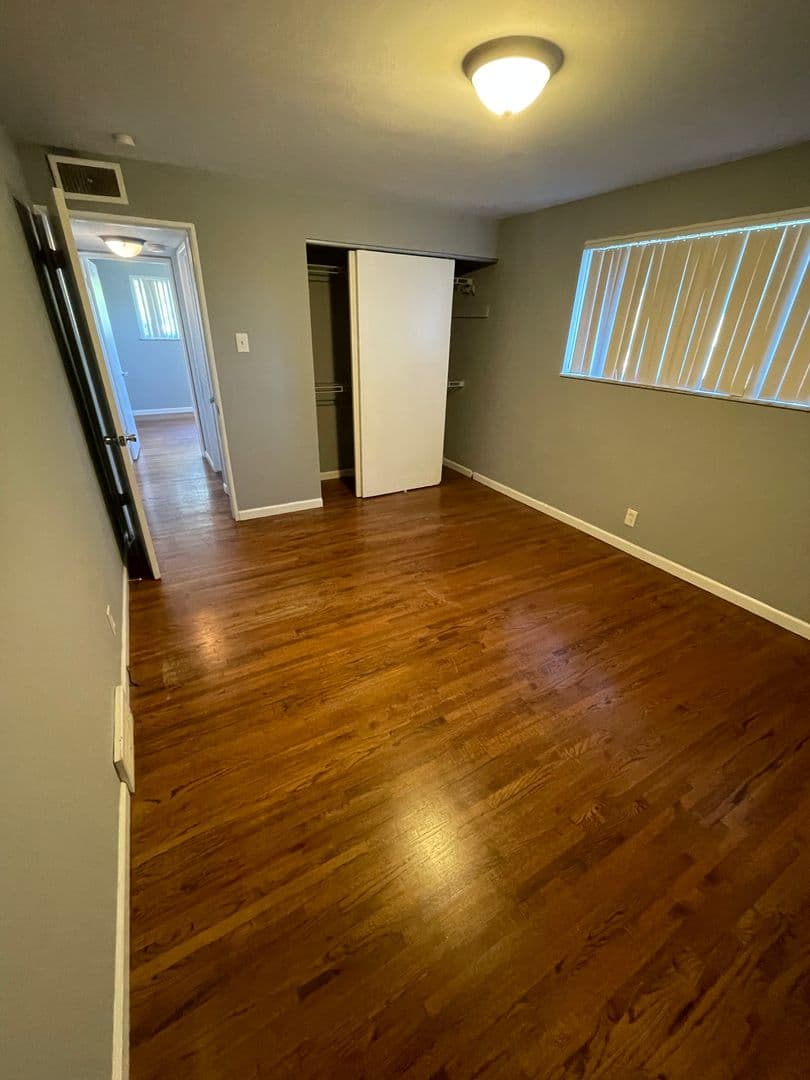 Hazelwood Apartment: 7414 - 7418 Olian Dr