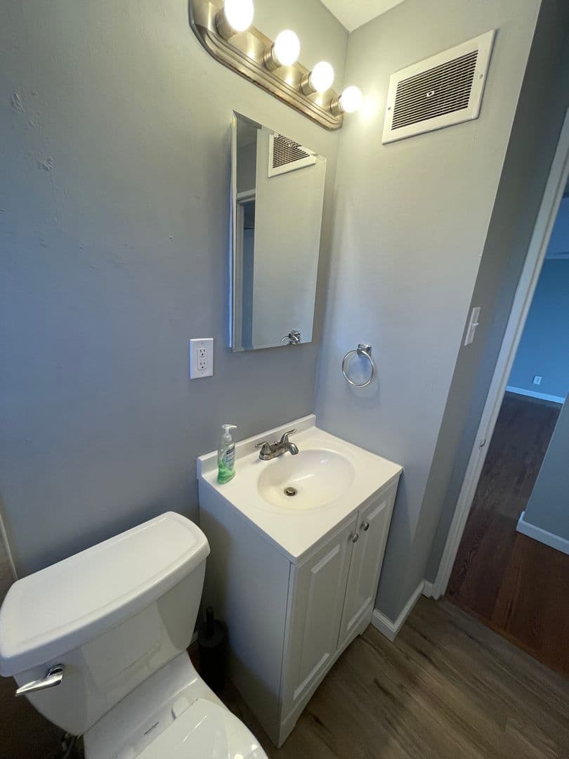 Hazelwood Apartment: 7414 - 7418 Olian Dr