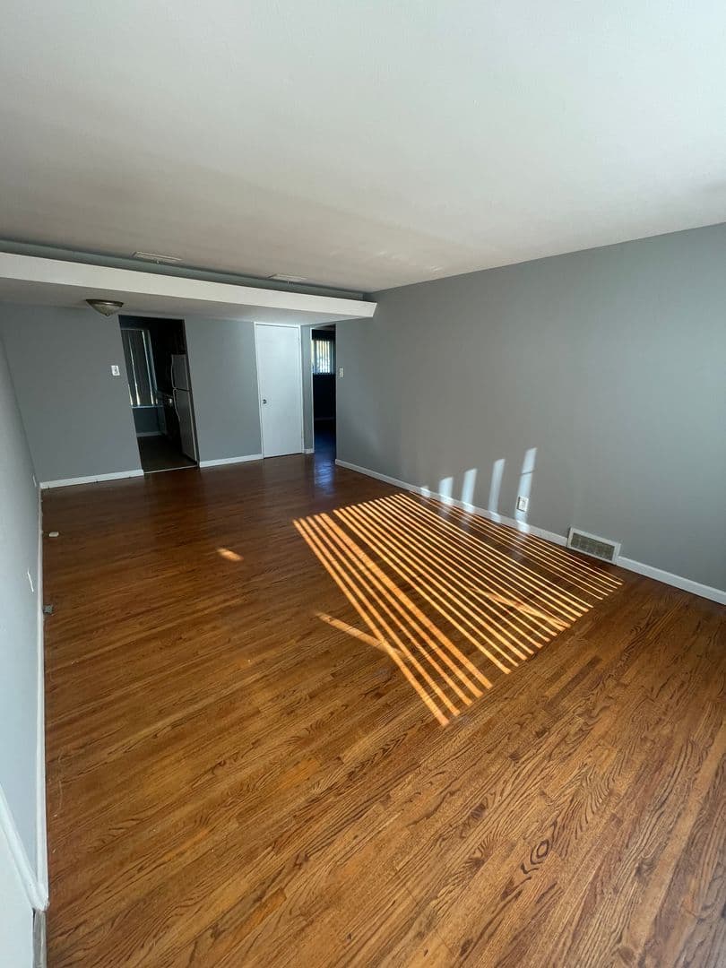 Hazelwood Apartment: 7414 - 7418 Olian Dr