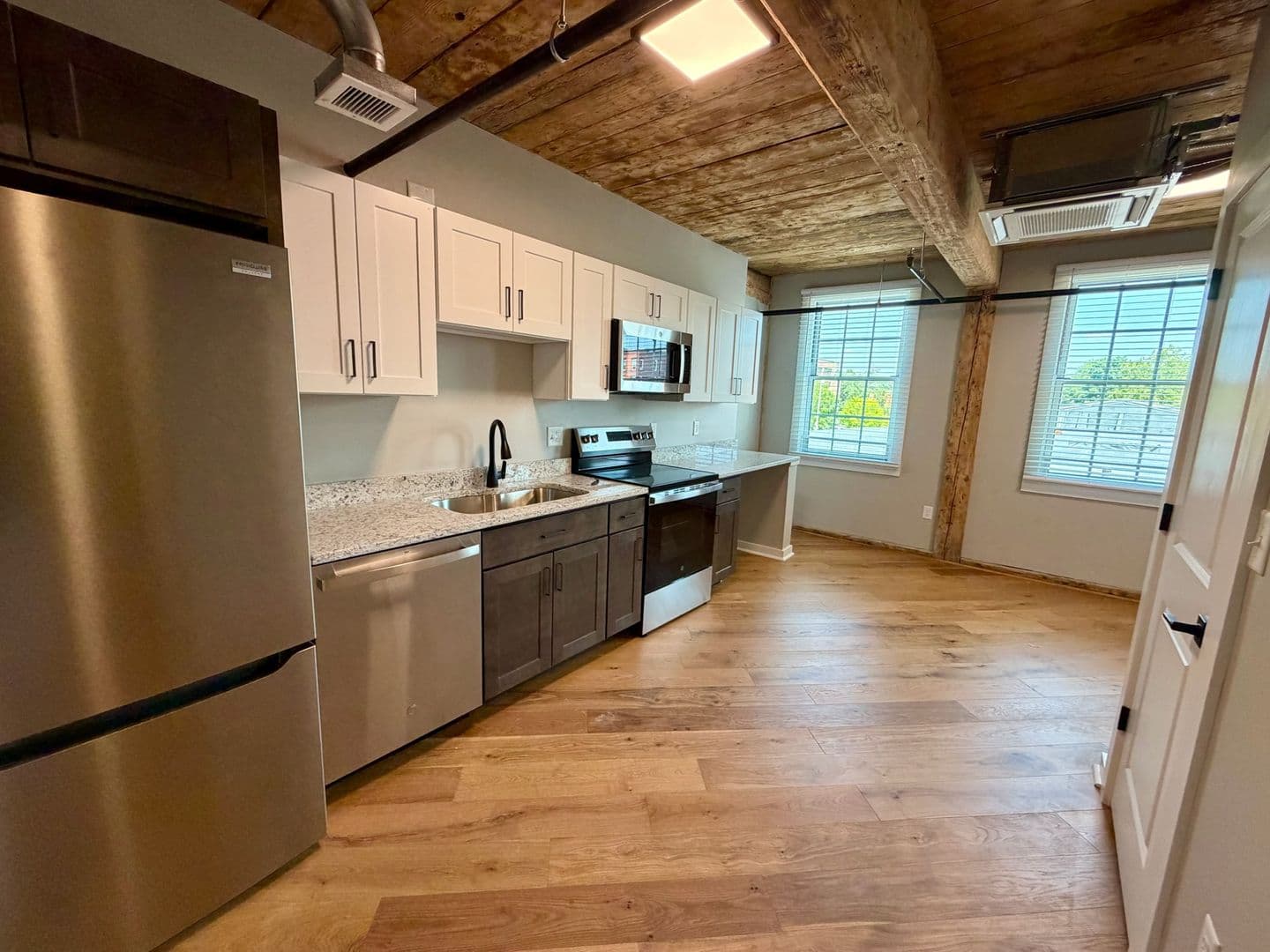 Worcester Apartment: 17 Hermon Street
