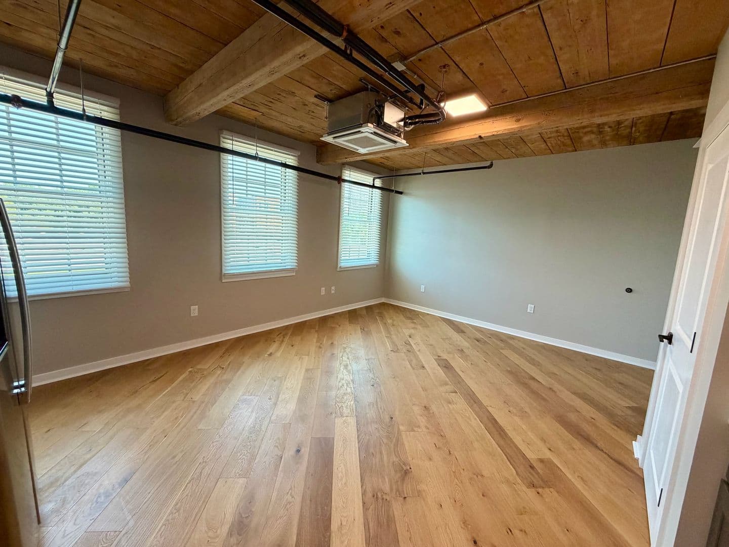 Worcester Apartment: 17 Hermon Street