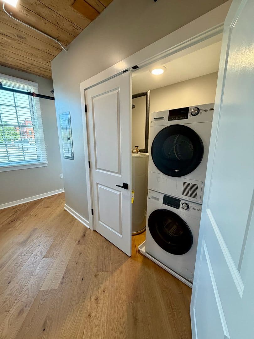 Worcester Apartment: 17 Hermon Street