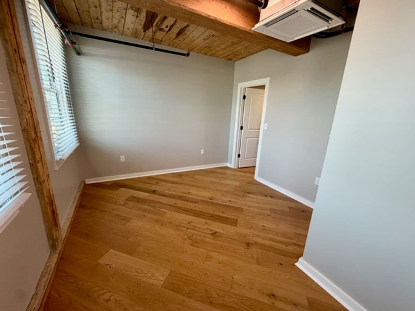 Worcester Apartment: 17 Hermon Street