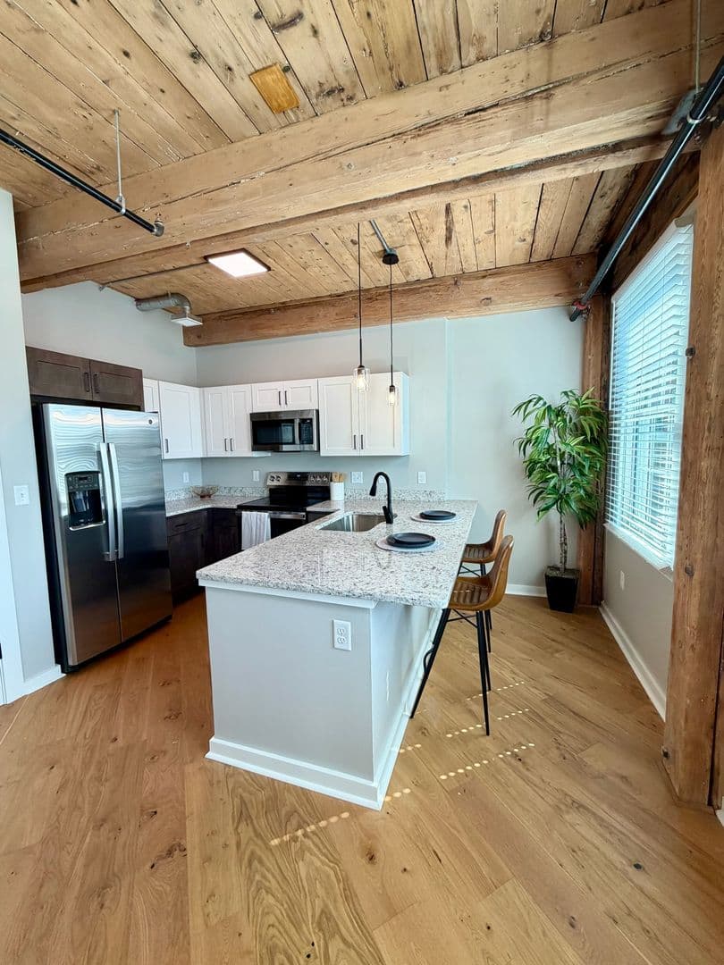 Worcester Apartment: 17 Hermon Street