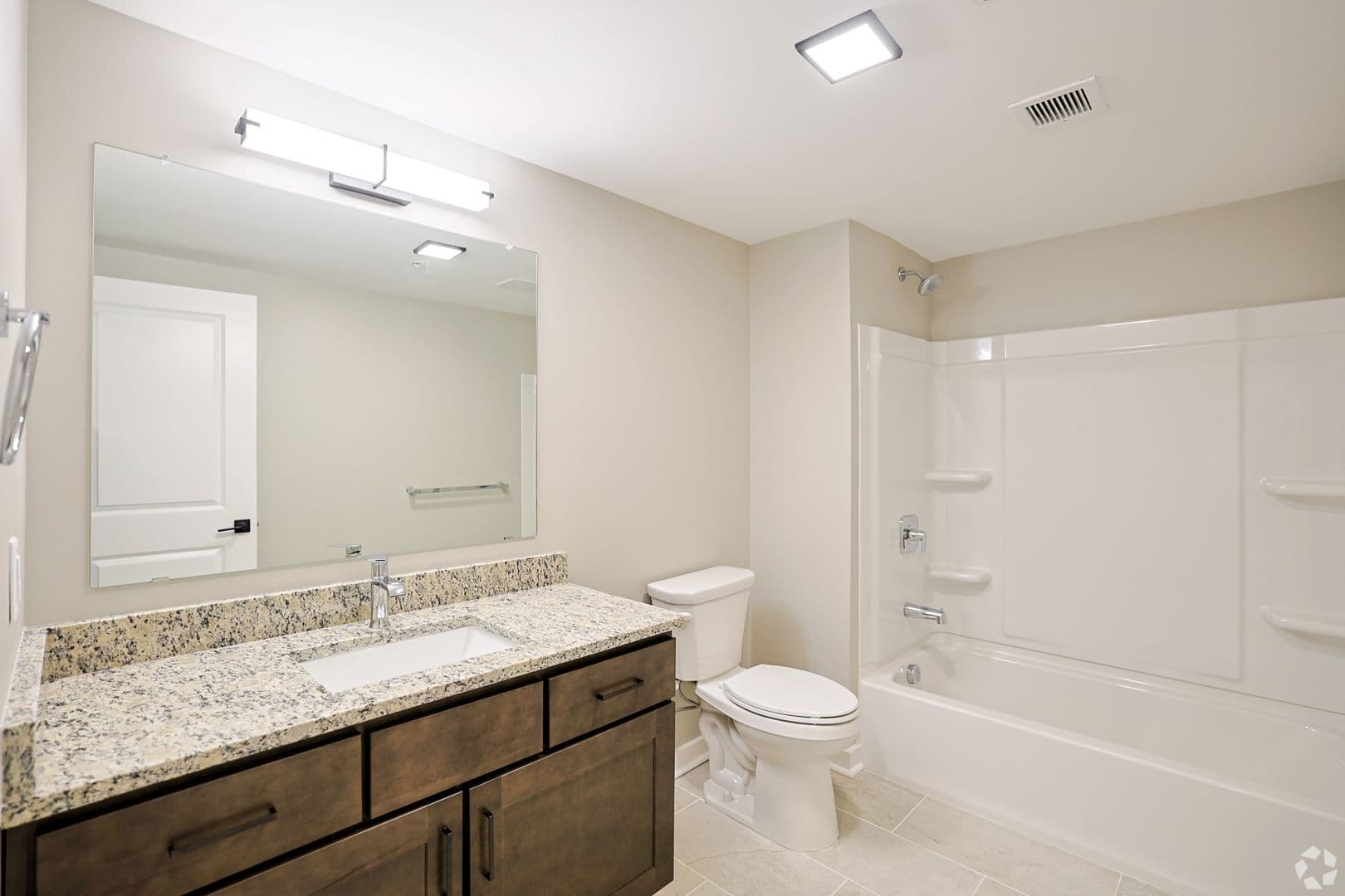 Worcester Apartment: 17 Hermon Street
