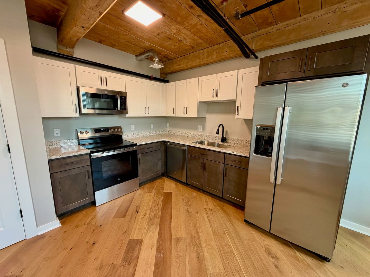 Worcester Apartment: 17 Hermon Street