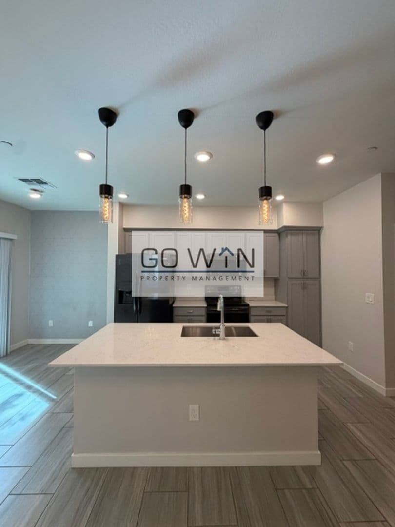 Gilbert Townhome: 2733 S Catherine Dr