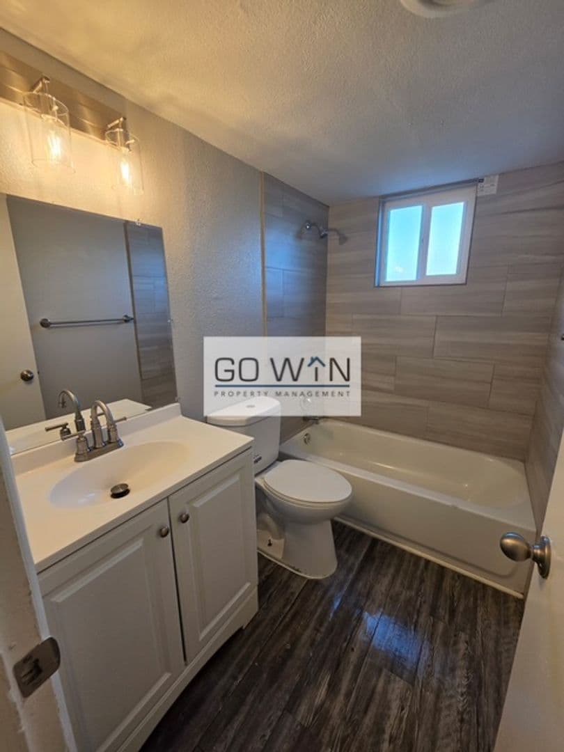 Phoenix Apartment: 8639 N 7th St