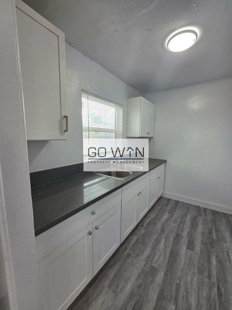 Phoenix Apartment: 2310 East Roosevelt Street